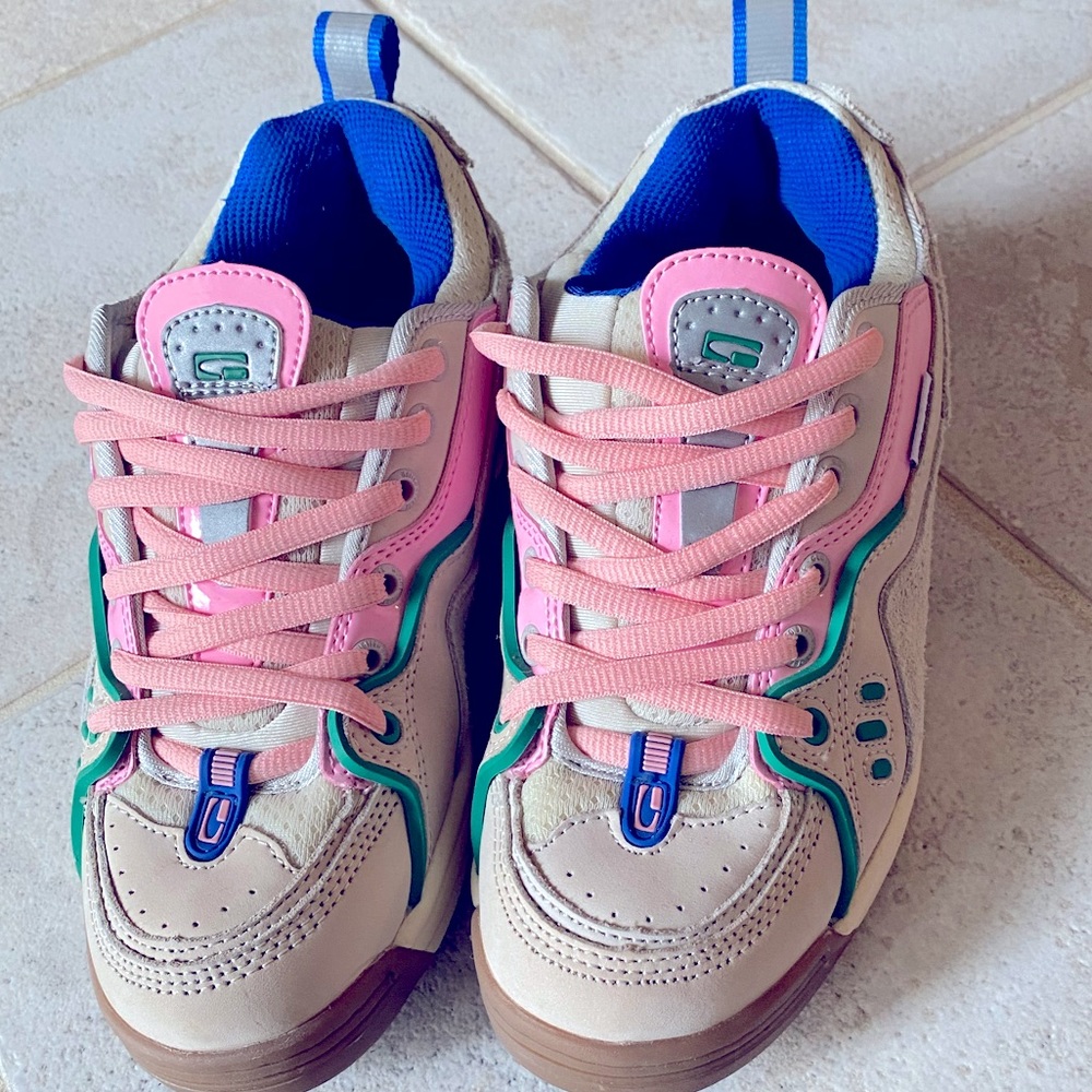 Globe skate shoe size6